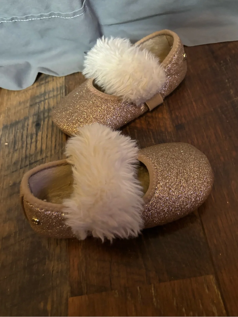 UGG glitter faux fur shoes infants size 4/5